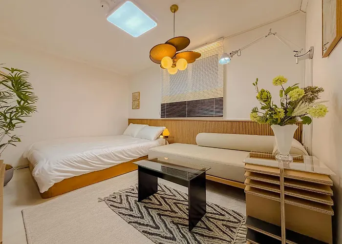 Apartment 10 Minutes From Hongdae, 10 Minutes From Gongdeok Station, Itaewon, Haebangchon, Family Accommodation, 명동 Seoul
