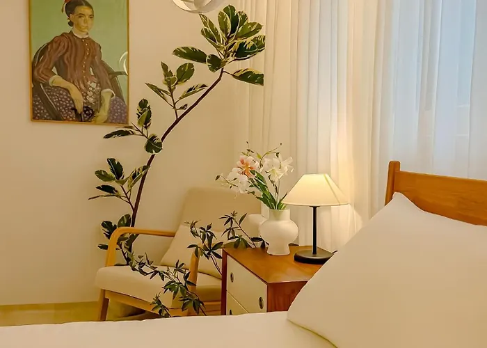 10 Minutes From Hongdae, 10 Minutes From Gongdeok Station, Itaewon, Haebangchon, Family Accommodation, 명동 Seoul