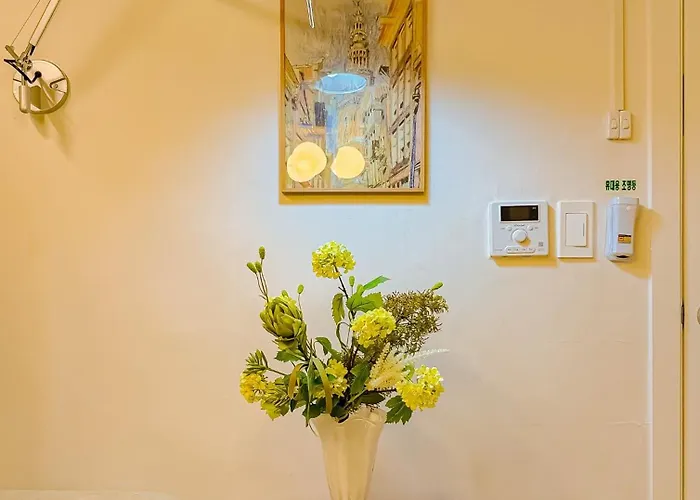 10 Minutes From Hongdae, 10 Minutes From Gongdeok Station, Itaewon, Haebangchon, Family Accommodation, 명동 * Seoul