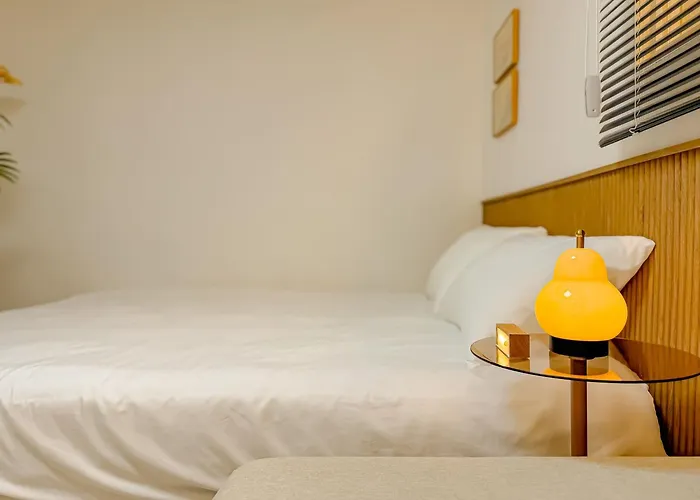 10 Minutes From Hongdae, 10 Minutes From Gongdeok Station, Itaewon, Haebangchon, Family Accommodation, 명동 Apartment Seoul