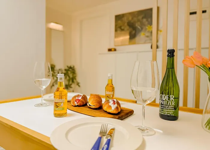 10 Minutes From Hongdae, 10 Minutes From Gongdeok Station, Itaewon, Haebangchon, Family Accommodation, 명동 * Seoul