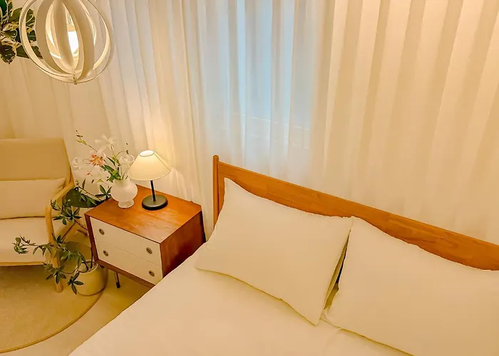 10 Minutes From Hongdae, 10 Minutes From Gongdeok Station, Itaewon, Haebangchon, Family Accommodation, 명동 * Seoul