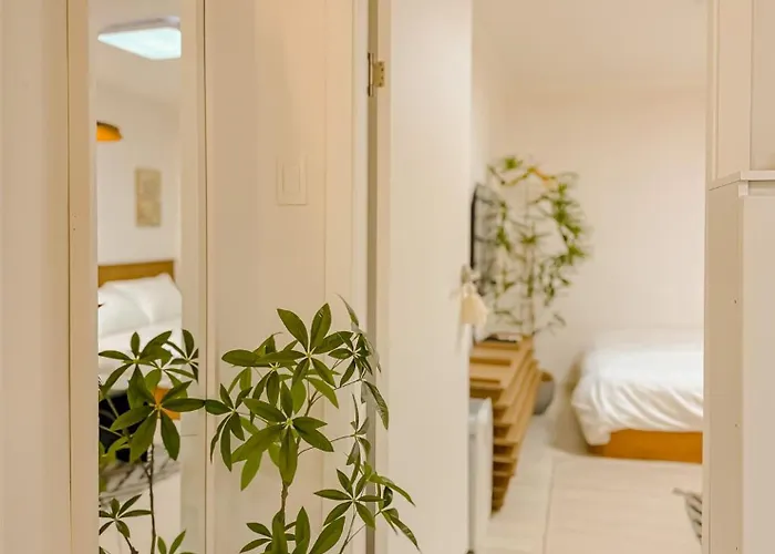 10 Minutes From Hongdae, 10 Minutes From Gongdeok Station, Itaewon, Haebangchon, Family Accommodation, 명동 Apartment *