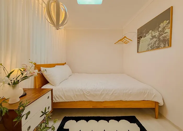 Apartment 10 Minutes From Hongdae, 10 Minutes From Gongdeok Station, Itaewon, Haebangchon, Family Accommodation, 명동 *
