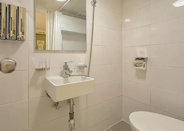 10 Minutes From Hongdae, 10 Minutes From Gongdeok Station, Itaewon, Haebangchon, Family Accommodation, 명동 Apartment *