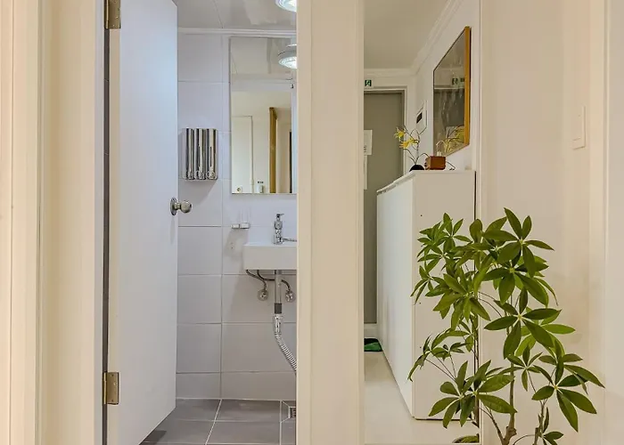 10 Minutes From Hongdae, 10 Minutes From Gongdeok Station, Itaewon, Haebangchon, Family Accommodation, 명동 *